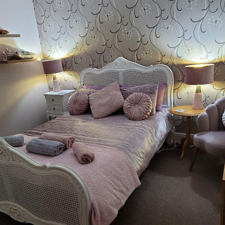 Siobhan'S Abode 2 Deluxe Doubles N Large Single No Pets Swindon Zewnętrze zdjęcie