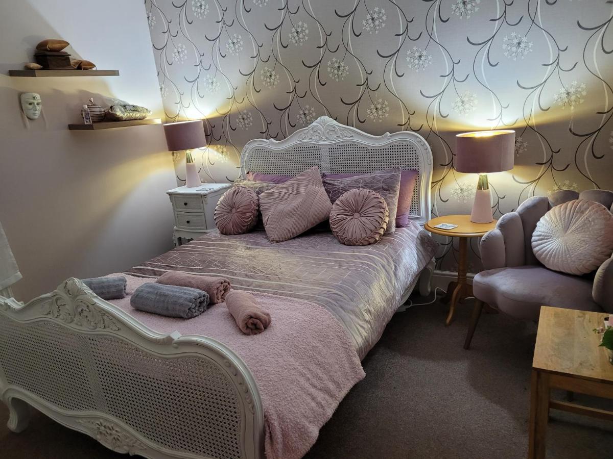 Siobhan'S Abode 2 Deluxe Doubles N Large Single No Pets Swindon Zewnętrze zdjęcie