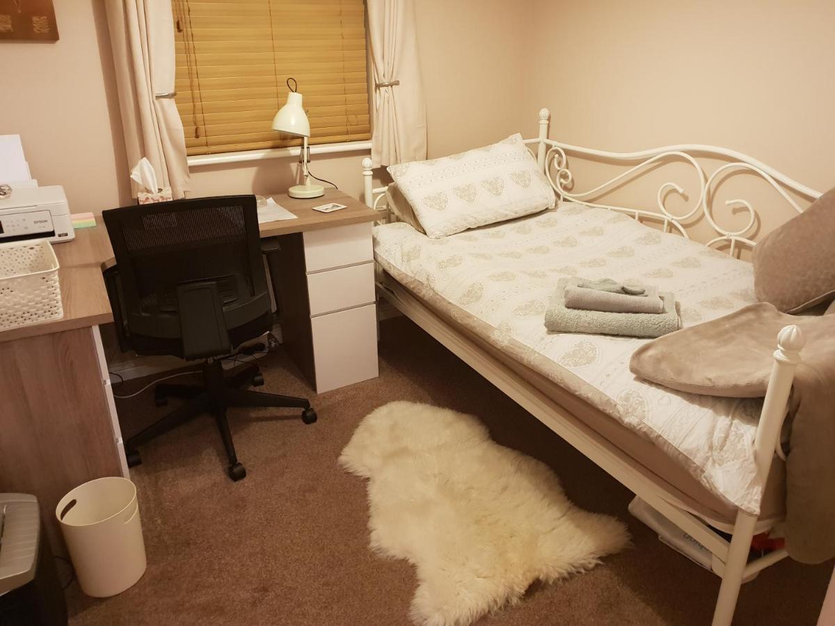 Siobhan'S Abode 2 Deluxe Doubles N Large Single No Pets Swindon Zewnętrze zdjęcie